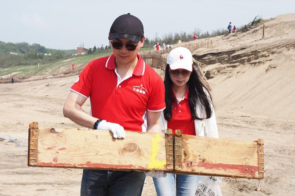 生麗國際淨灘愛地球 130人齊心響應